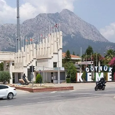 Ustatahir Villa