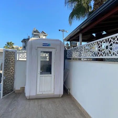 Villa Ustatahir *