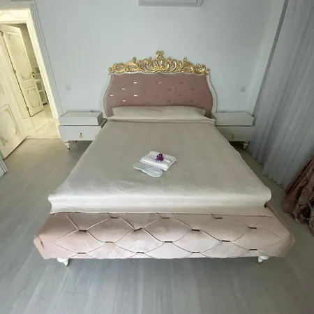 Villa Ustatahir *