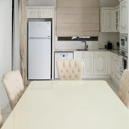 Ustatahir Villa