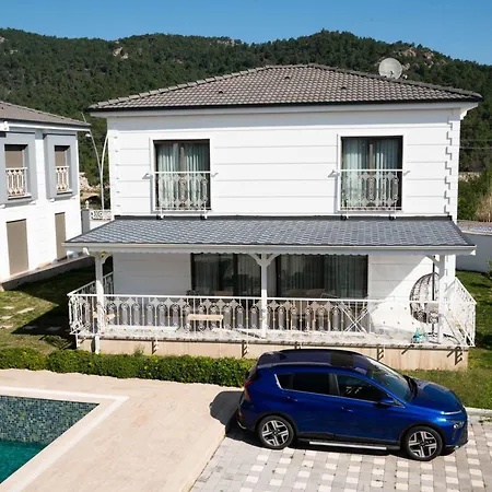 Villa Ustatahir
